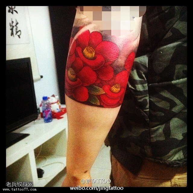 妖艳鲜红罂粟纹身图案