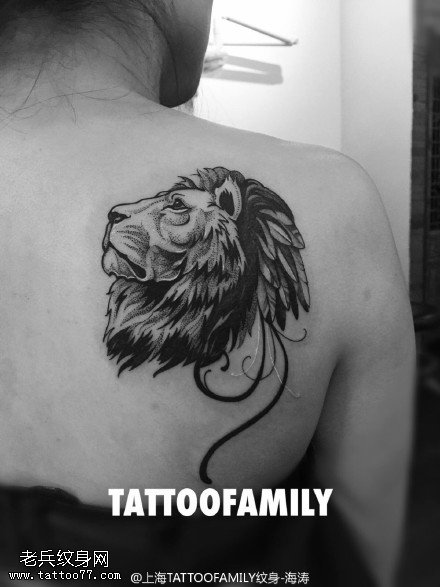 肩部霸气的狮子头纹身图案