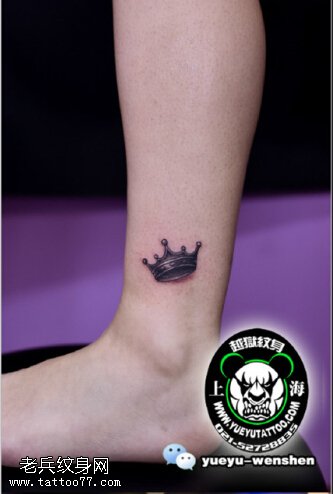 精致的皇冠纹身图案