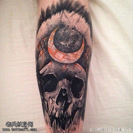 经典骷髅月亮纹身图案