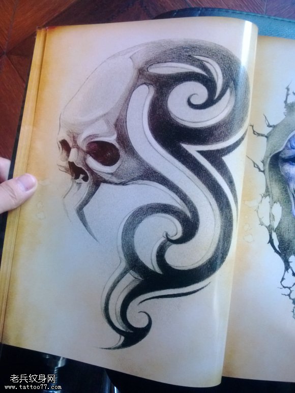 图腾骷髅纹身图案