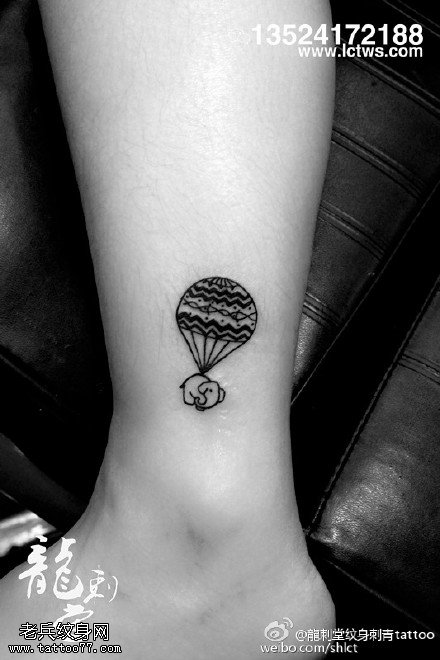 简单清新的热气球纹身图案