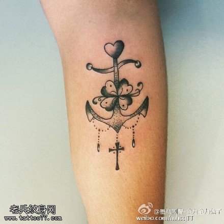 经典蝴蝶船锚纹身图案