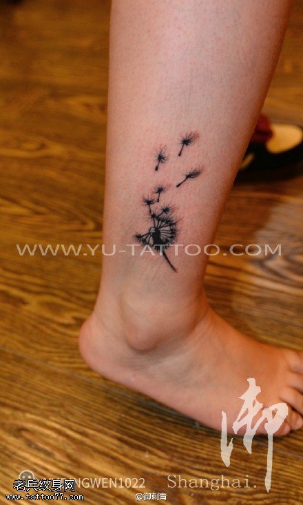 腿部蒲公英纹身图案