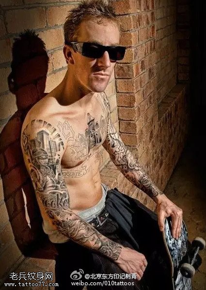 霸气外露的欧美男子纹身图案