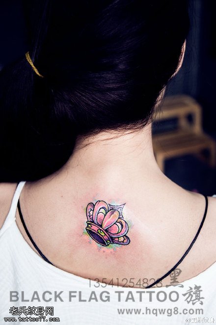 清新优美的小皇冠纹身图案