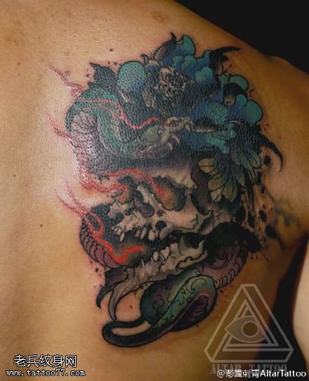 惊悚的死神骷髅纹身图案