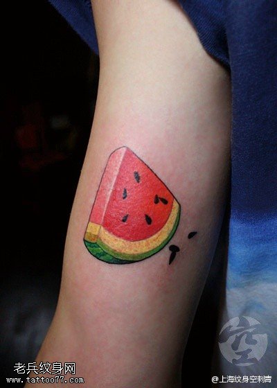 清新逼真的西瓜纹身图案