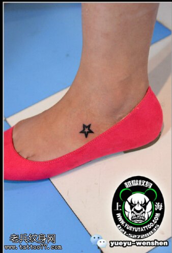 简单清爽的五角星纹身图案