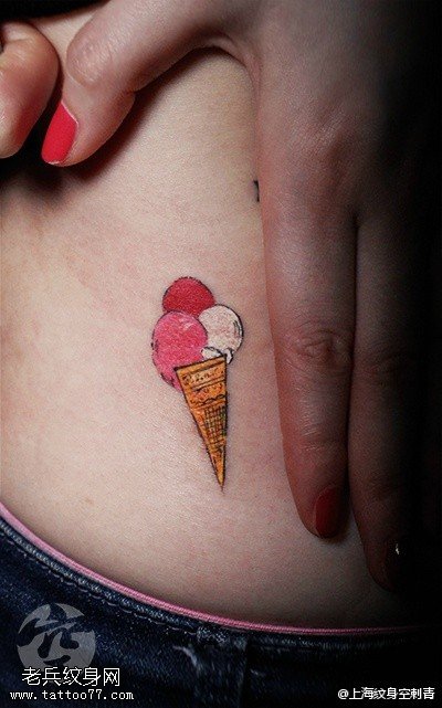 彩色的冰激凌纹身图案