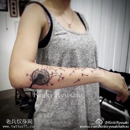 自由的蒲公英纹身图案