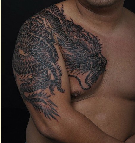 霸气时尚披肩龙图案纹身图片