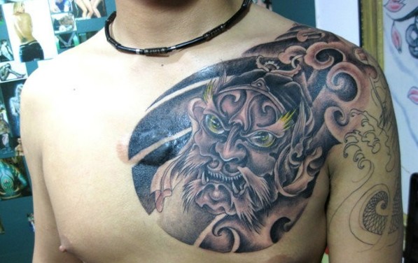 霸气时尚披肩纹身图片