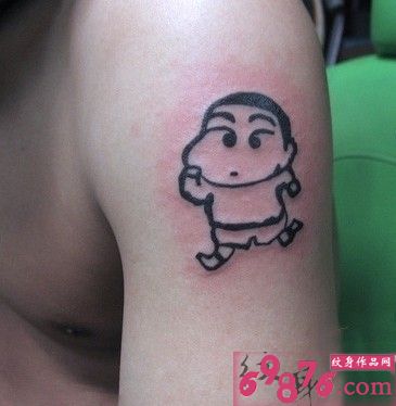 搞怪的蜡笔小新纹身图片