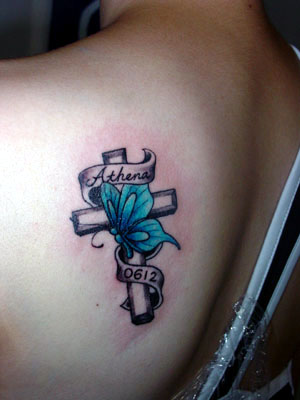 后肩十字架蝴蝶时尚纹身图片