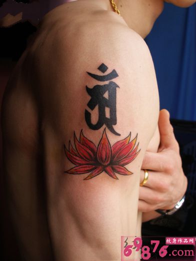 男士复古创意手臂刺青图片