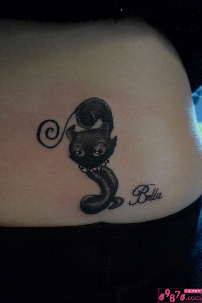 后腰性感猫咪纹身图案图片