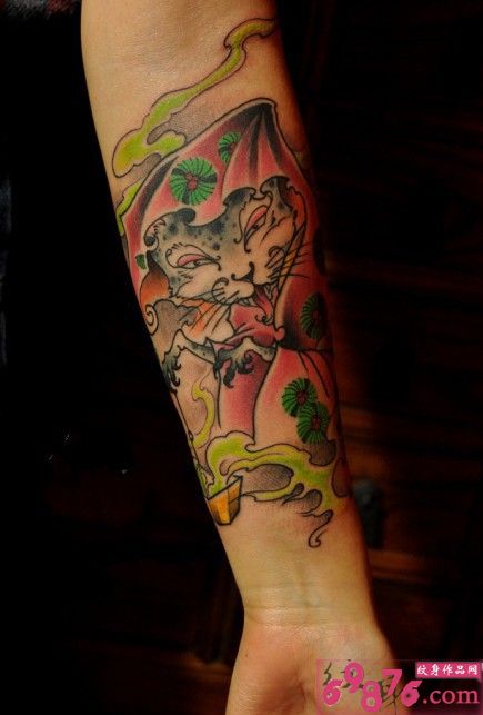 创意个性手臂喵星人纹身图案图片