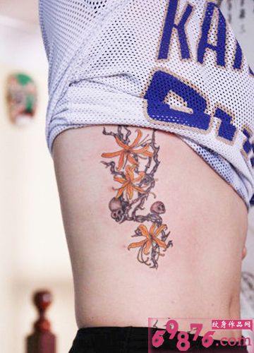 侧腰美丽的曼珠沙华图片