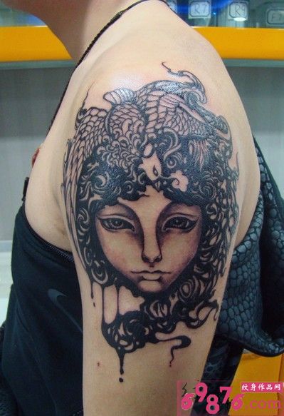 手臂纹身美女头像图案图片