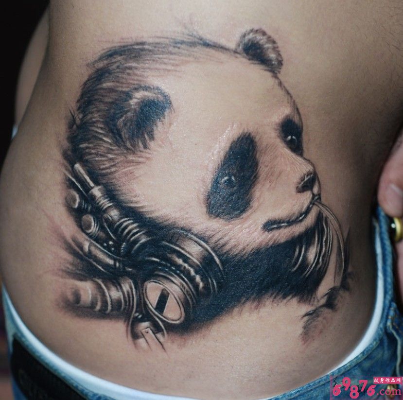 熊猫头像腰部纹身图片