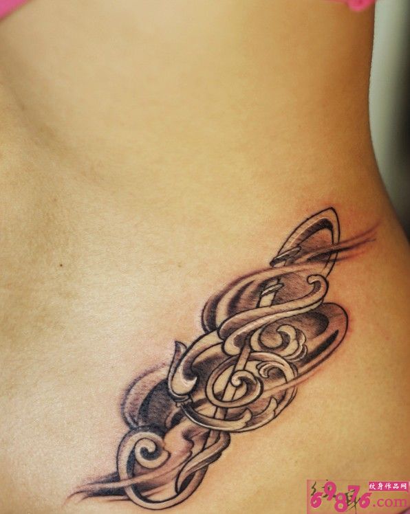 高音线谱号腰部纹身图片