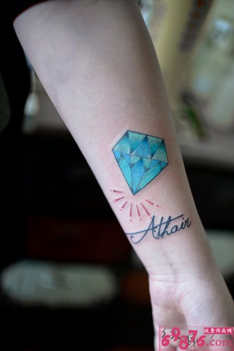 小清新蓝色钻石英语纹身图案图片