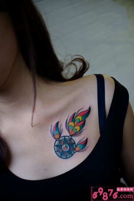印第安炫彩捕梦网锁骨纹身图片