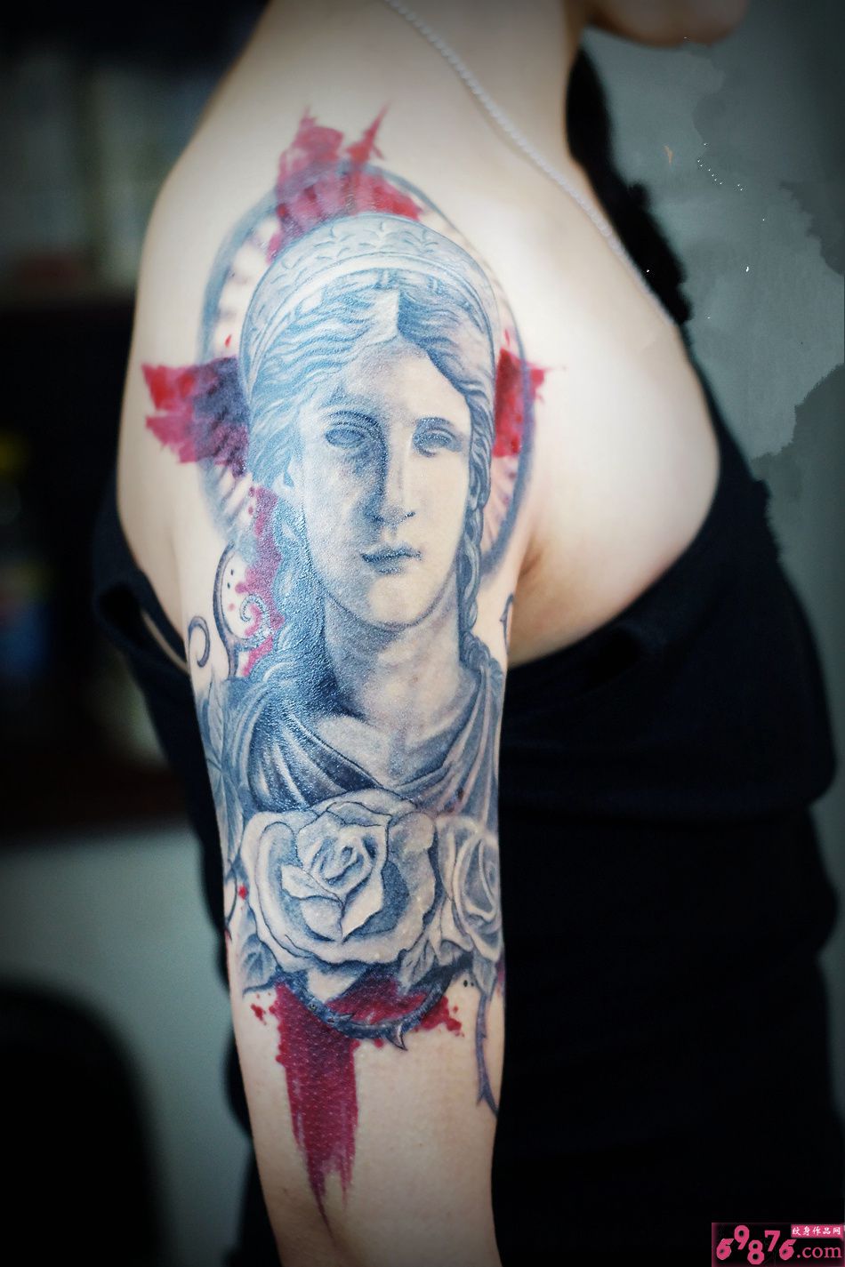 欧美美女头像手臂纹身图片