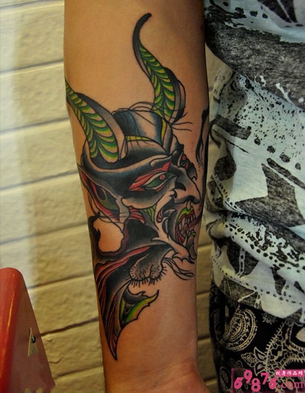 魔鬼般若欧美手臂纹身图片