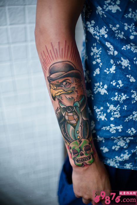 绅士老鹰骷髅另类纹身图片