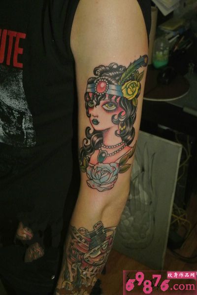 复古的美女头像创意纹身图片