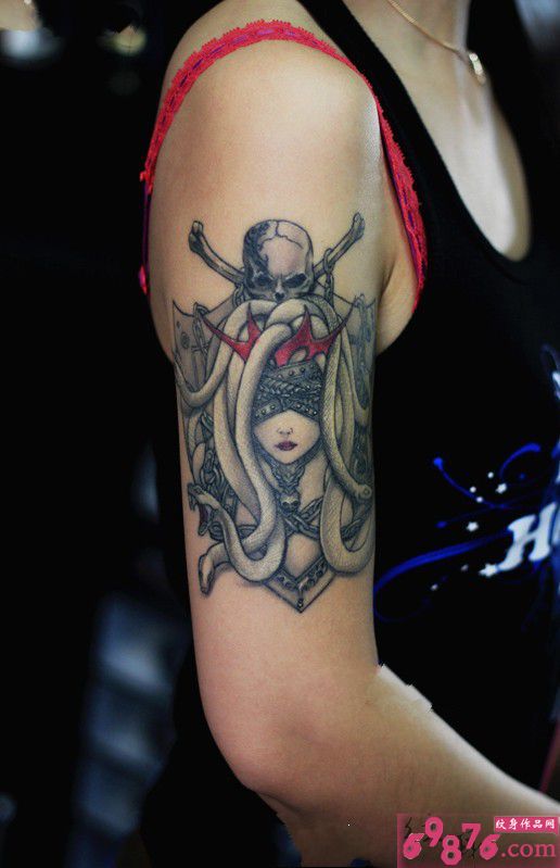 骷髅美杜莎手臂纹身图片