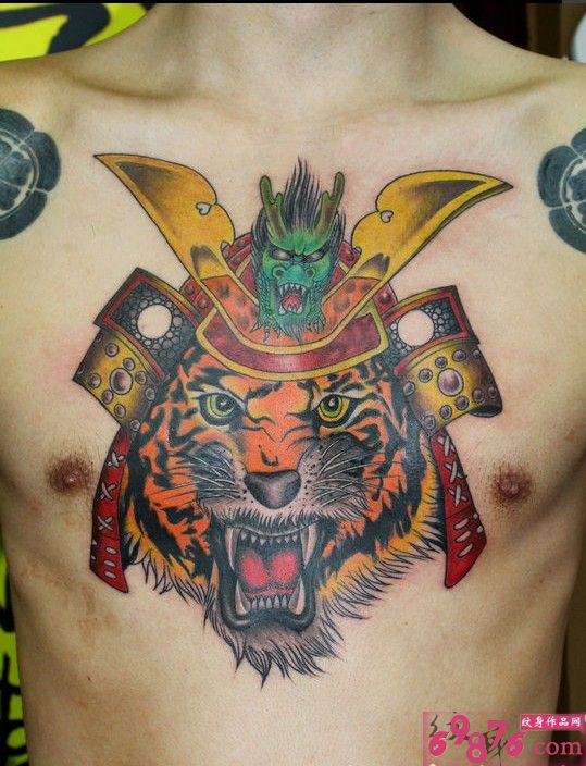 胸口霸气老虎头麒麟彩色纹身图片