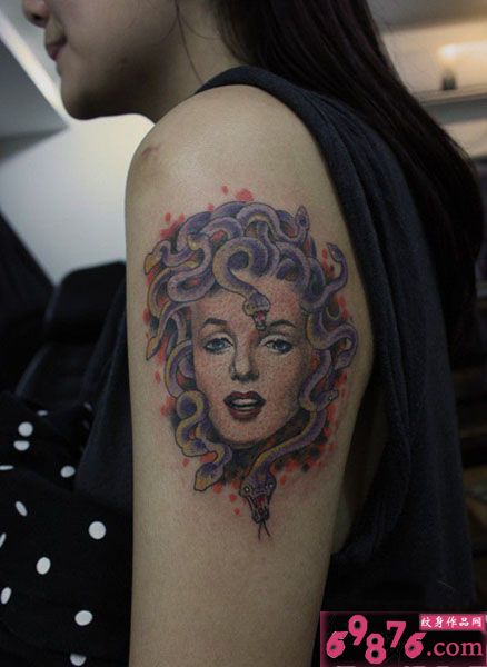 创意梦露版美杜莎纹身图片