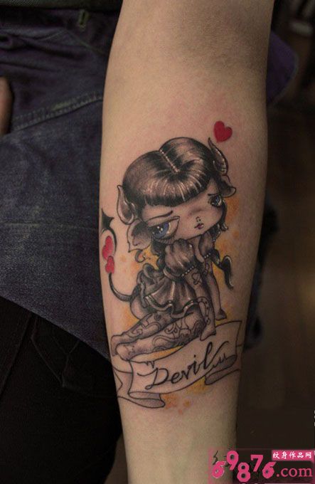 创意小精灵个性手臂纹身图片