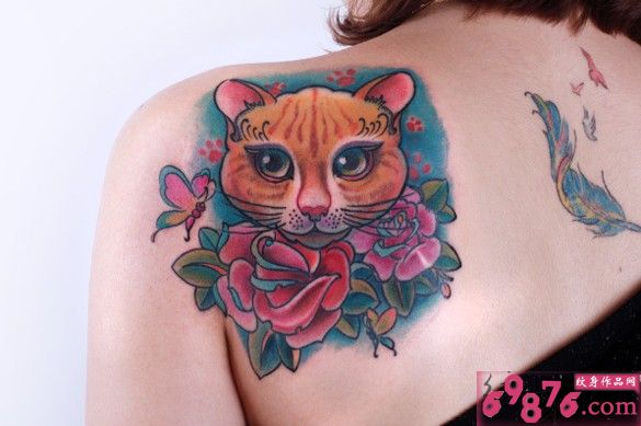 可爱猫咪头像玫瑰纹身图片