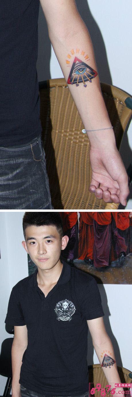 型男手臂三角时尚纹身图片