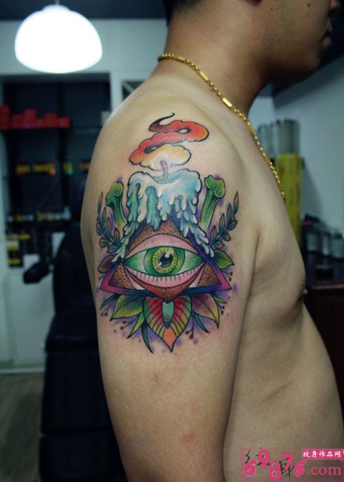 创意蜡烛火焰与三角眼纹身图片