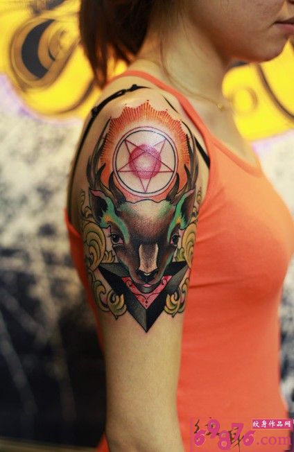 另类复古鹿头像手臂纹身图片