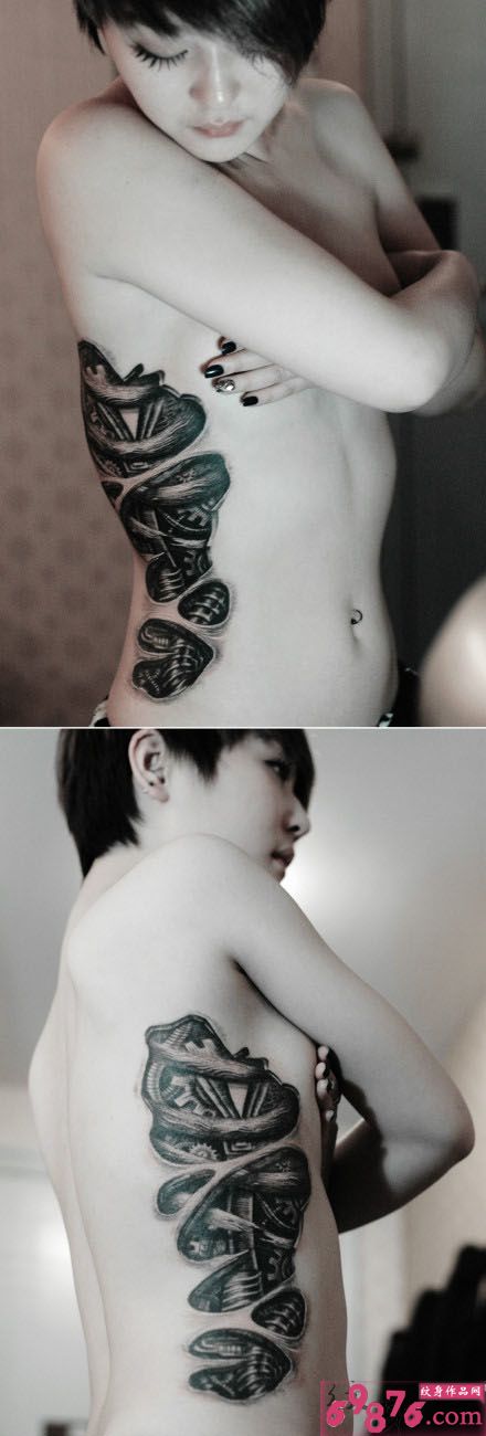 女生性感机械腰部纹身图片