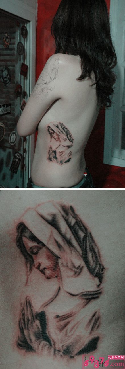 性感美女腰部圣母纹身图片