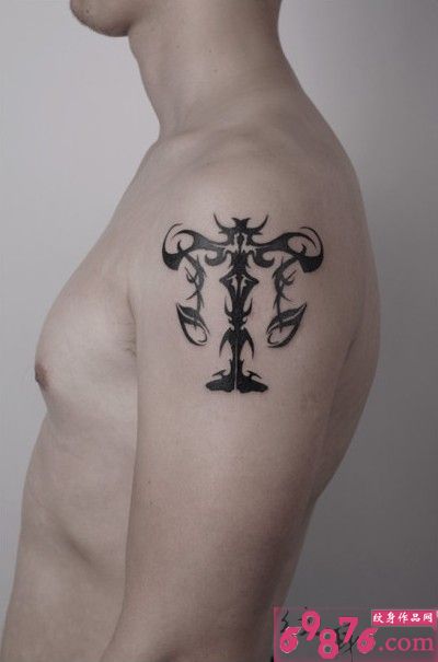 简洁天平座手臂纹身图片