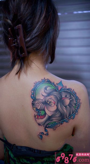 狮子座心创意肩部纹身图片