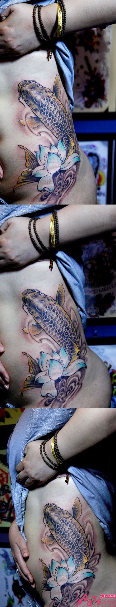 高清中国传统鲤鱼腰部纹身图片