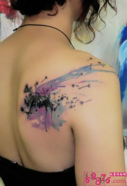 炫彩蒲公英肩部纹身图片