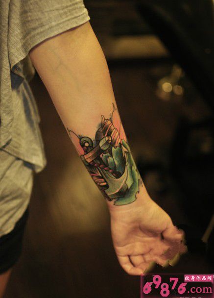 欧美风船锚手臂纹身图片
