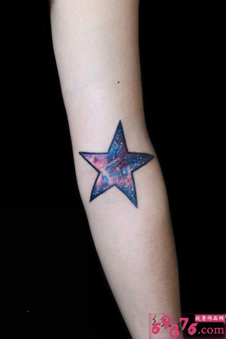 星空星星手臂纹身图片