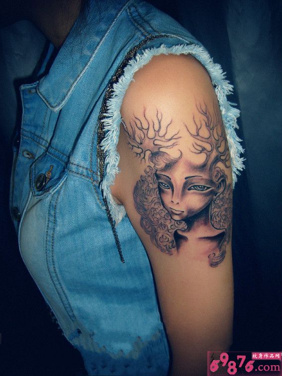 精灵树手臂纹身图片