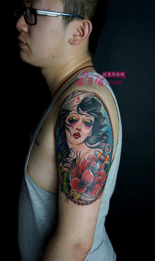 欧美美女男人手臂纹身图片